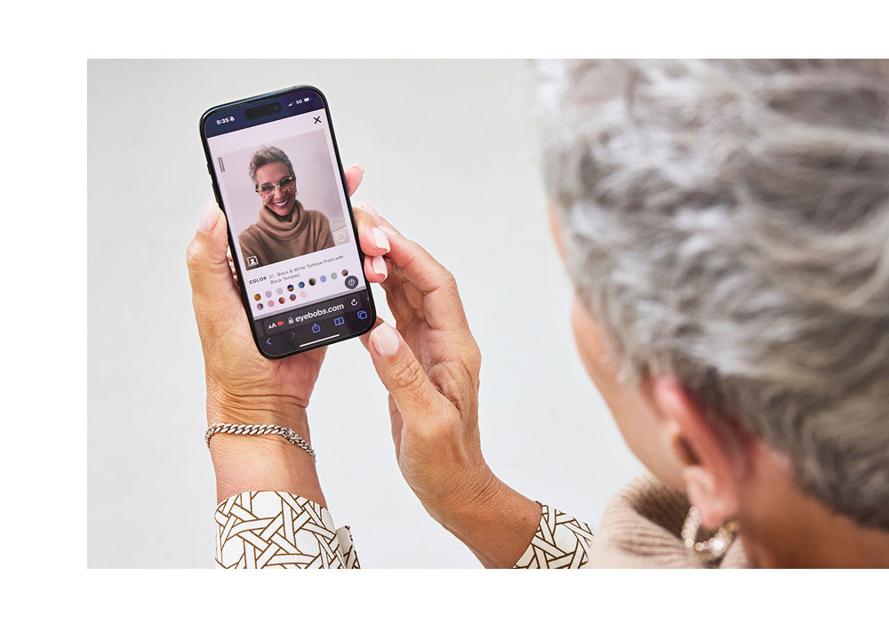 Model Using Phone for Virtual Try-On