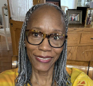 Customer Wearing Kvetcher in Tortoise