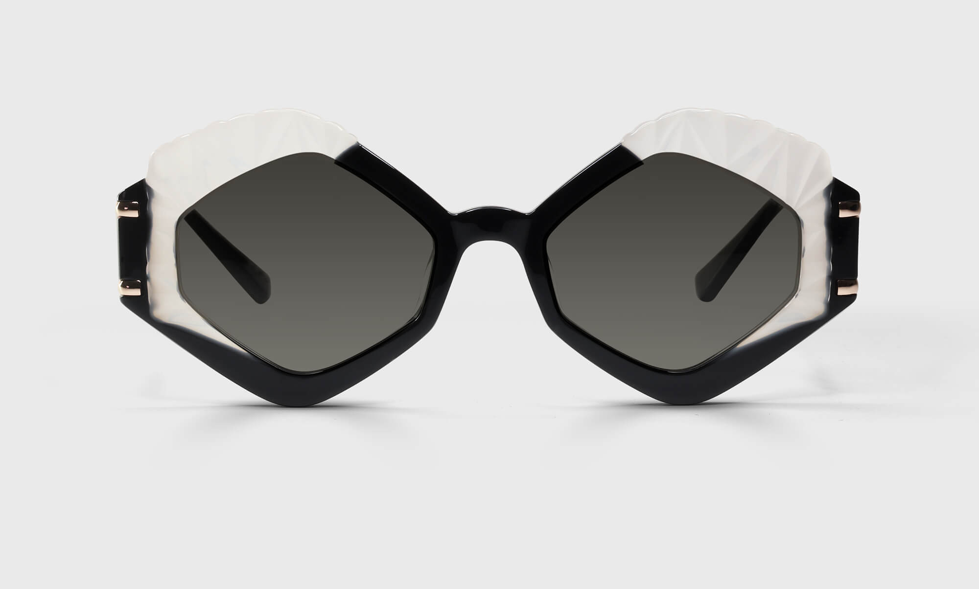00-pg | Unarticulated classic eyebobs Average geometric polarized reading sunglasses